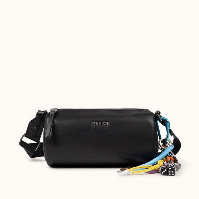 Bandolera Estilo Barrel con Charms y Asa en Cuerda CHARMS CROSSBODY BARREL BLACK (1)