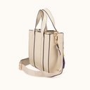 Bolso Crossbody Tote Crema con Charms y Bandolera Logotipada CHARMS CROSSBODY TOTE CREAM (3)