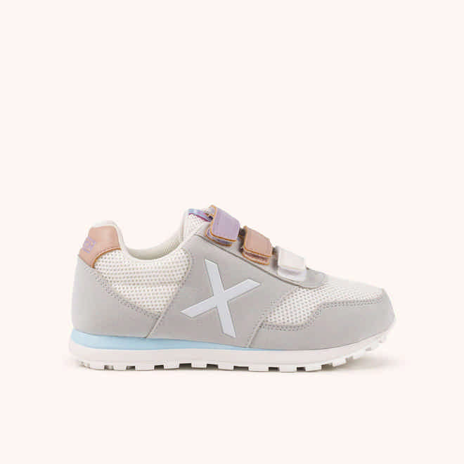 MUNICH DASH KID VCO 2.0 175 Zapatilla Retro Running Infantil Gris con Triple Velcro Pastel y Detalles Azules y Rosas (1)