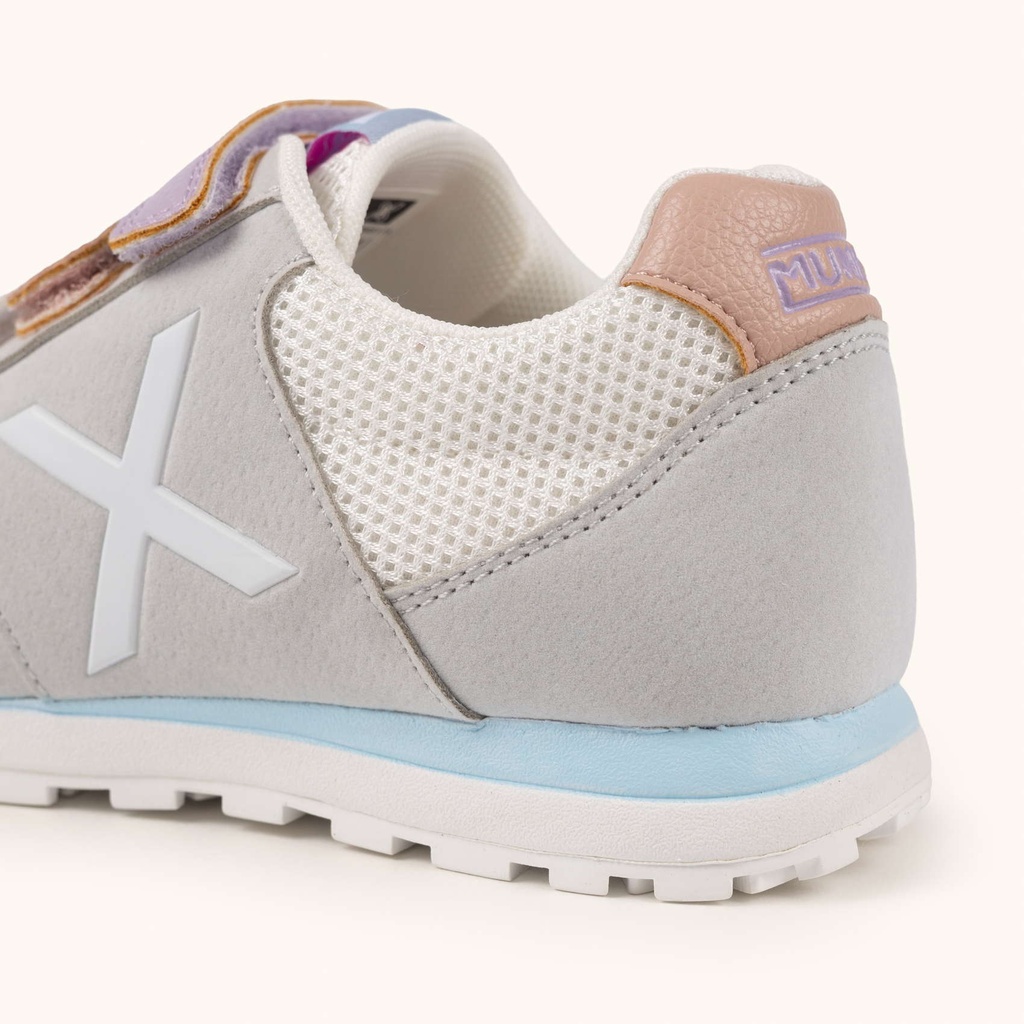 MUNICH DASH KID VCO 2.0 175 Zapatilla Retro Running Infantil Gris con Triple Velcro Pastel y Detalles Azules y Rosas (3)