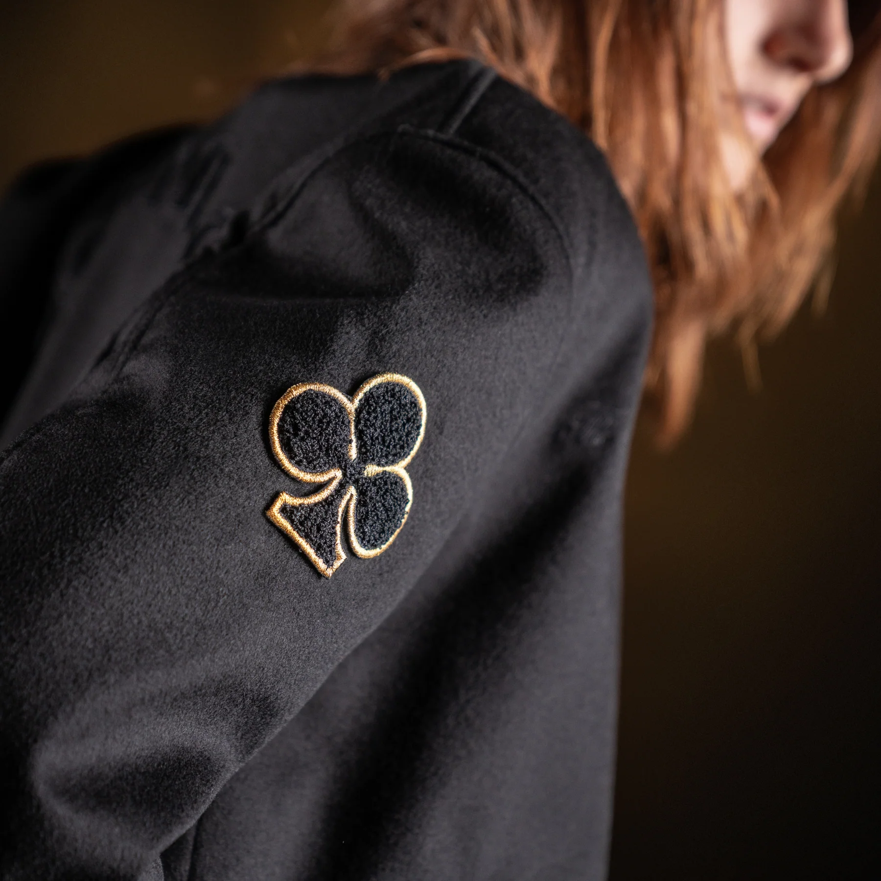 Chaqueta varsity negra (1)