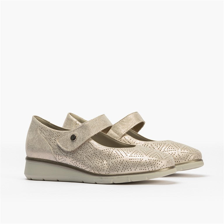 Zapato mercedes plano ancho especial con acabado brillante y suave Oro (4)
