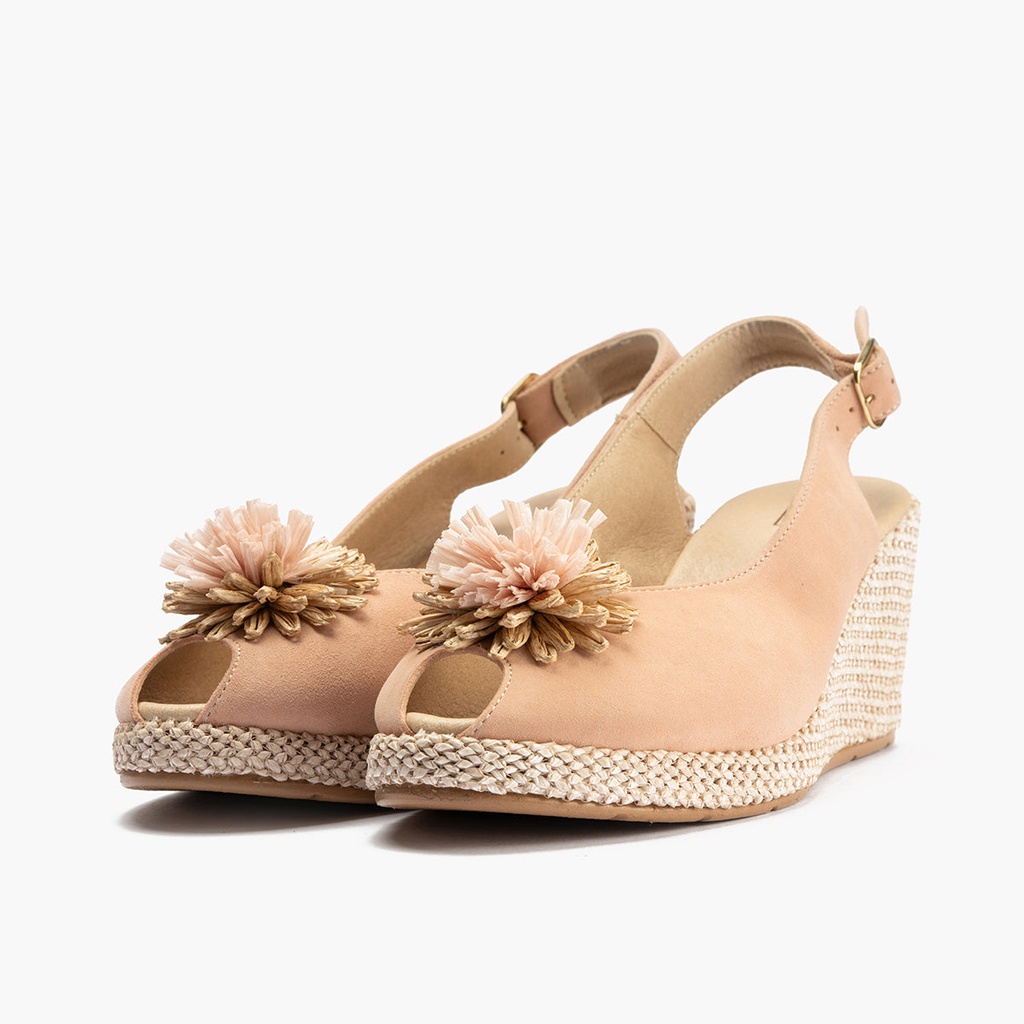 Sandalia estilo valenciana con cuña alta y detalle floral Nude (4)