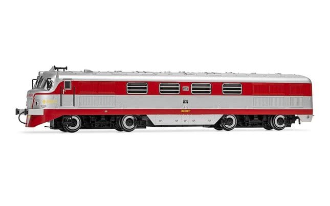 RENFE, locomotora diesel Talgo 2008 “Virgen de la Soledad”, decoración original, cristales blindados, sin aire, ép. IV (1)