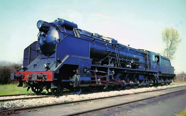 RENFE, locomotora de vapor 151F-3106 «Santa-Fé», con lámparas modernas y tender de fuel, con sistema de humo y decoder BLE (1)