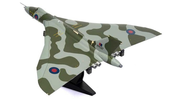 Avro Vulcan B2, XM597 'Black Buck 6' (5)