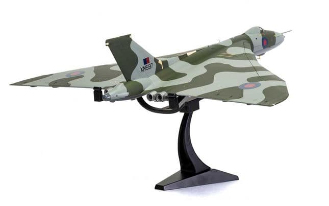 Avro Vulcan B2, XM597 'Black Buck 6' (7)
