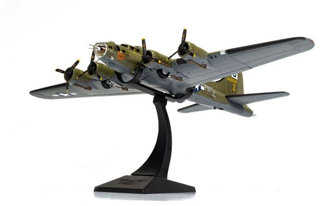 B-17F Flying Fortress 'Royal Flush' - 8th Air Force - Lt Robert "Rosie" Rosenthal (3)
