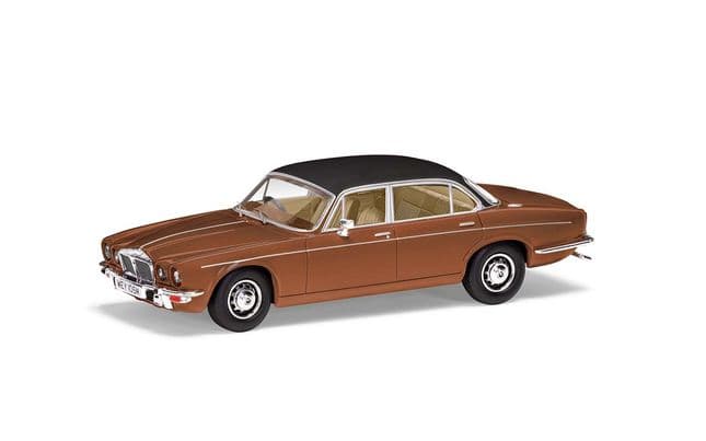 Daimler Sovereign (Series 2) Double Six Vanden Plas, Caramel (metallic) (1)