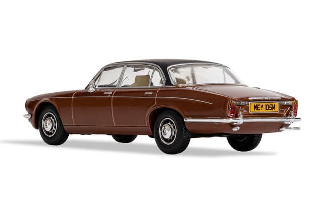 Daimler Sovereign (Series 2) Double Six Vanden Plas, Caramel (metallic) (3)