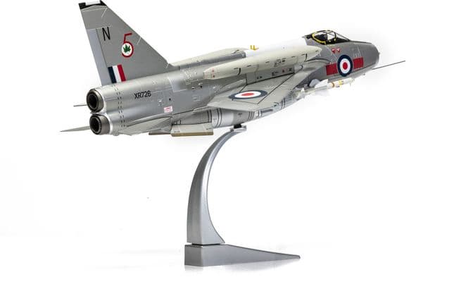 English Electric Lightning F.6 - RAF No. 5 Sqn - RAF Leconfield (4)