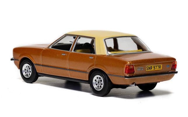 Ford Cortina Mk4 1.6 GL - Arizona Gold (5)
