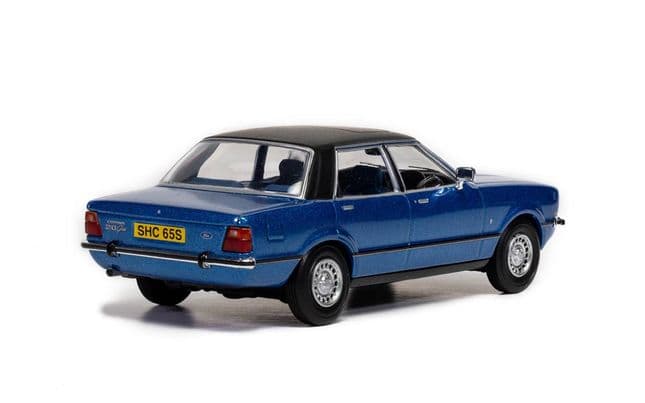 Ford Cortina Mk4 - Hawaiian Blue 2.0 Ghia (3)