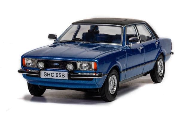 Ford Cortina Mk4 - Hawaiian Blue 2.0 Ghia (4)