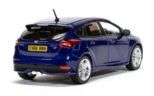 Ford Focus Mk3 ST, Deep Impact Blue (3)