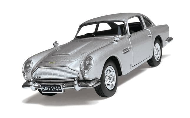 James Bond Aston Martin DB5 'GoldenEye' (2)