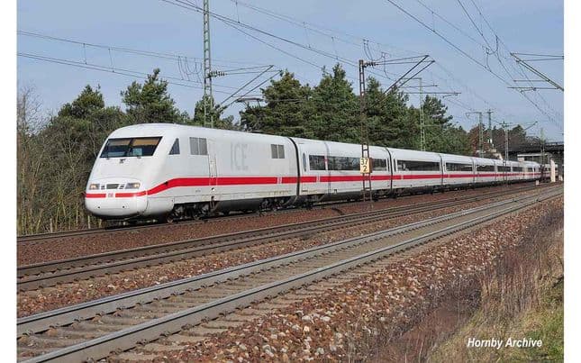 DB AG, set di 4 unità, elettrotreno ad alta velocità ICE 1 BR 401, livrea bianca/rossa, composto da locomotiva motorizzata, locomotiva folle e 2 carrozze intermedie, Tz 157 "Landshut", ep. VI (2)