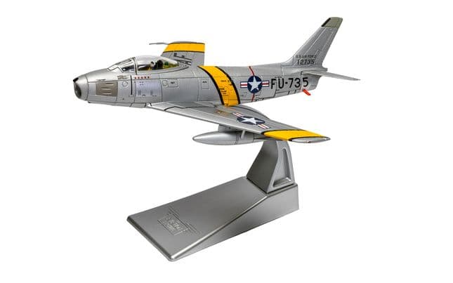 North American F-86E Sabre - Eleanor ‚CHRISTINE / William T. 'Bill' Whisner Jr (1)