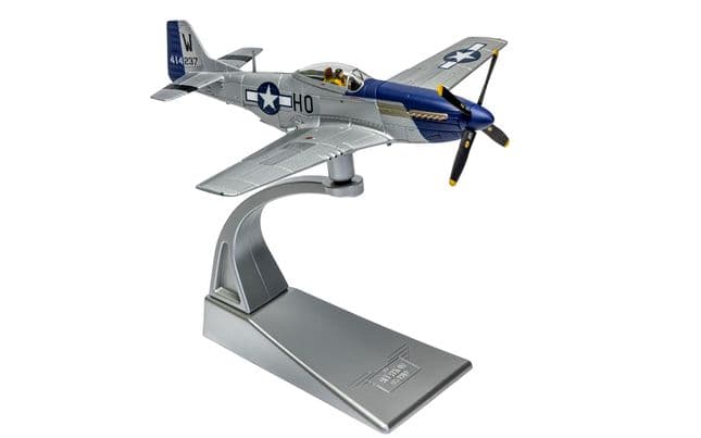 North American P-51D Mustang ‚'Moonbeam McSWINE' - Capt. William T. 'Bill' Whisner Jr (2)