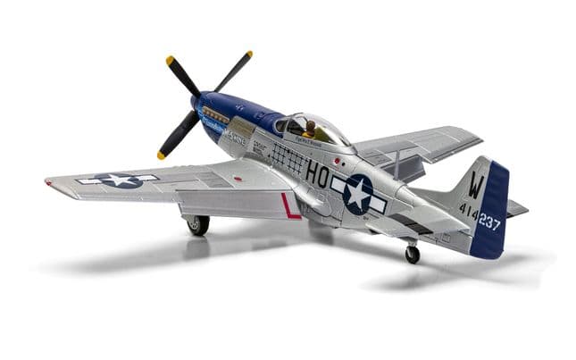 North American P-51D Mustang ‚'Moonbeam McSWINE' - Capt. William T. 'Bill' Whisner Jr (4)