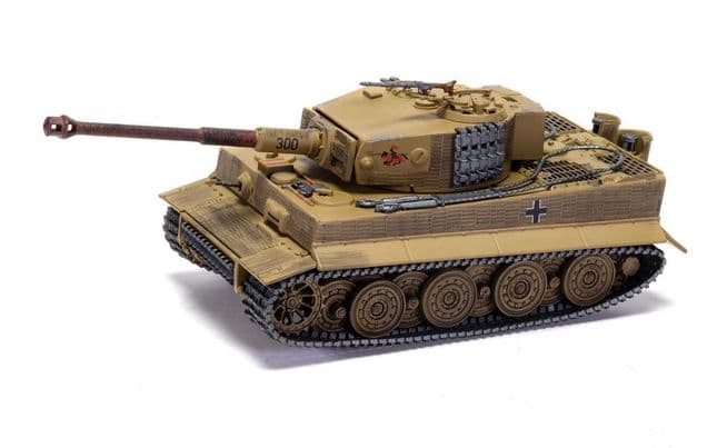 Panzerkampfwagen VI Tiger Ausf E - Tiger 131 - 'Black 300' (2)
