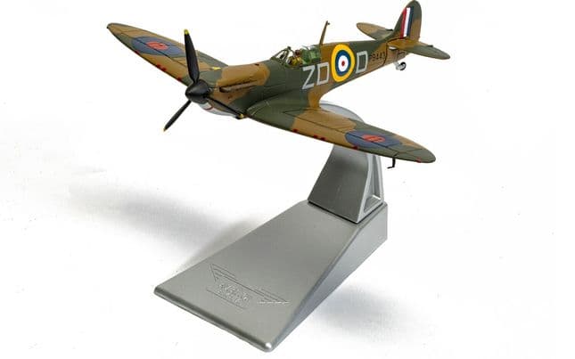 Supermarine Spitfire MkI - RAF No.222 Sqn - Flt Lt Douglas Bader (Battle of Britain 85) (3)