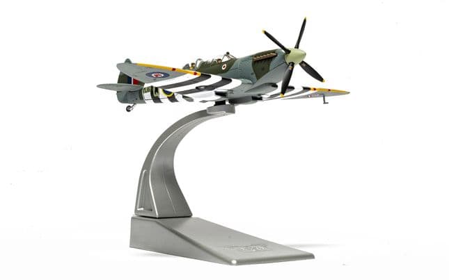 Supermarine Spitfire T9 - MJ627 - Biggin Hill Heritage Hangar (3)