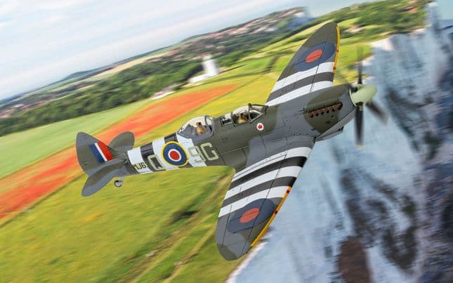 Supermarine Spitfire T9 - MJ627 - Biggin Hill Heritage Hangar (8)