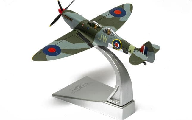Supermarine Spitfire T9 - PV202 - Aerial Collective - Duxford Airfield (2)