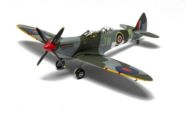 Supermarine Spitfire T9 - PV202 - Aerial Collective - Duxford Airfield (4)