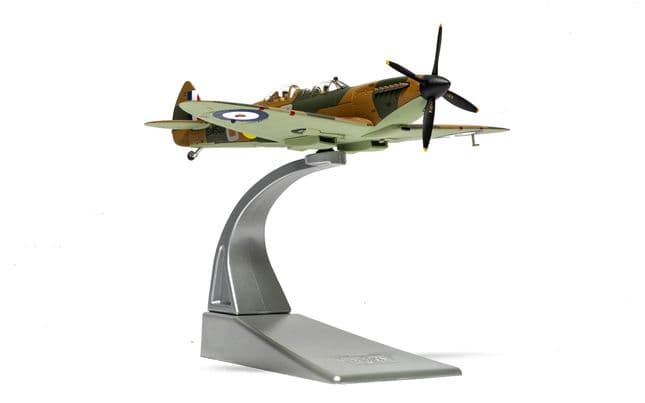 Supermarine Spitfire T9 - SM520 - Spitfires.com - Goodwood Aerodrome (3)
