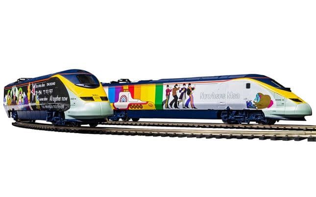 Eurostar 'Yellow Submarine' Train Set (2)