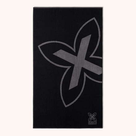 Mustard-colored cotton MUNICH towel. (8)