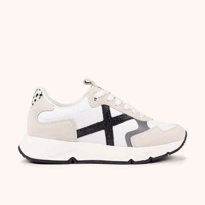 MUNICH MAMBA 06 High-volume and contemporary design sneakers White, Grey and Shiny Black (1)