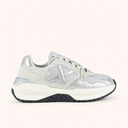 MUNICH BARRU 245 Tan tumbled leather sneakers with caramel gum sole (8)