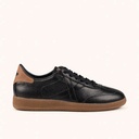 MUNICH BARRU 246 Black tumbled leather sneakers with caramel gum sole (2)