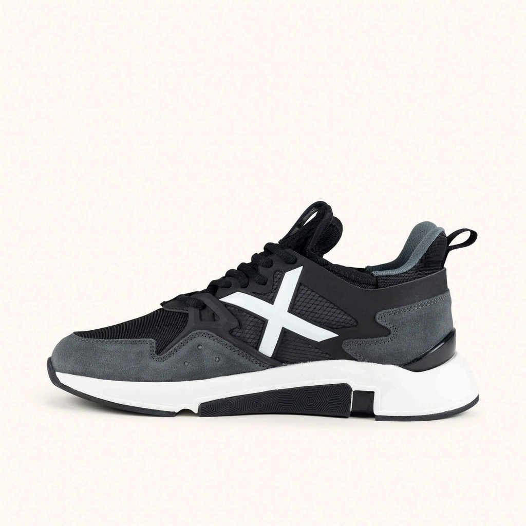 MUNICH CLIK 110 Sneakers athletic style and urban design Black, Grey and White (4)