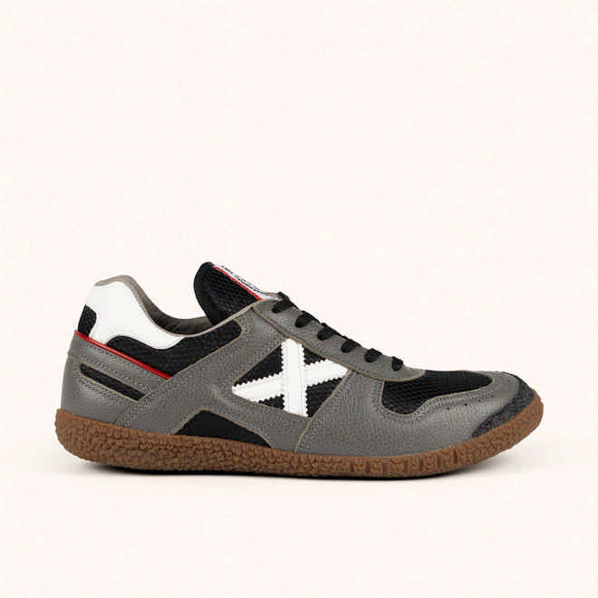 MUNICH GOAL 1656 Classic and flat sneakers in grey and black with caramel sole (1)