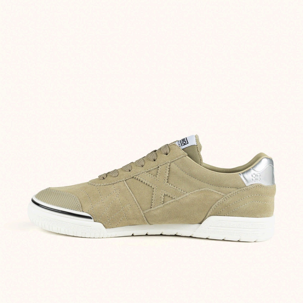 MUNICH GRESCA 331 Indoor football trainers in beige with silver details and white sole (4)