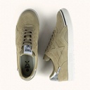 MUNICH GRESCA 331 Indoor football trainers in beige with silver details and white sole (7)