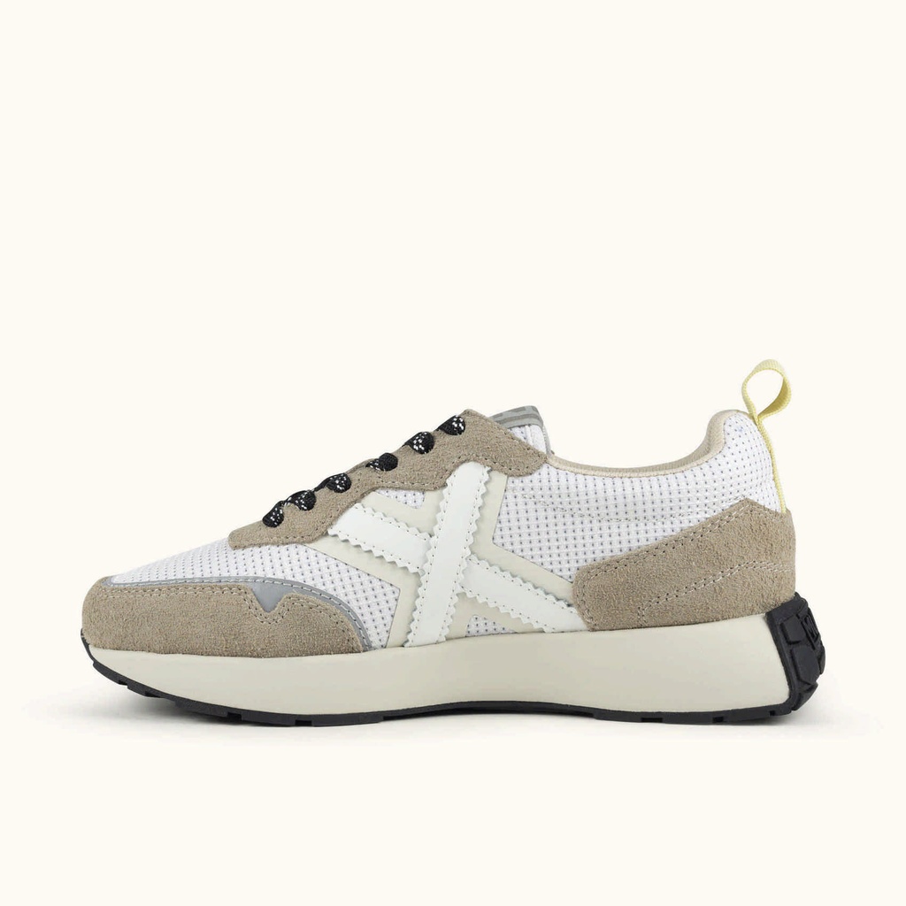 MUNICH XEMINE WMN 116 Sneakers with classic running style and elegant silhouette Beige, White and Silver (4)