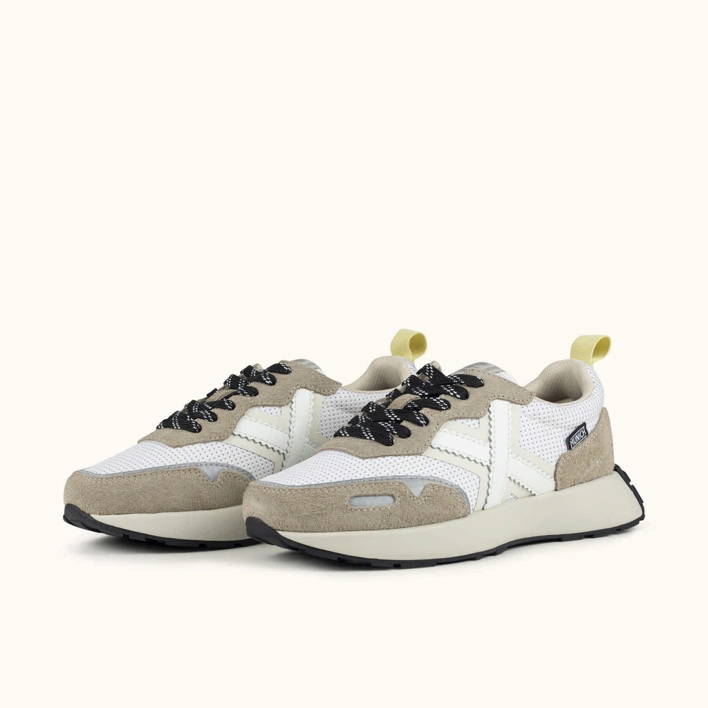 MUNICH XEMINE WMN 116 Sneakers with classic running style and elegant silhouette Beige, White and Silver (6)