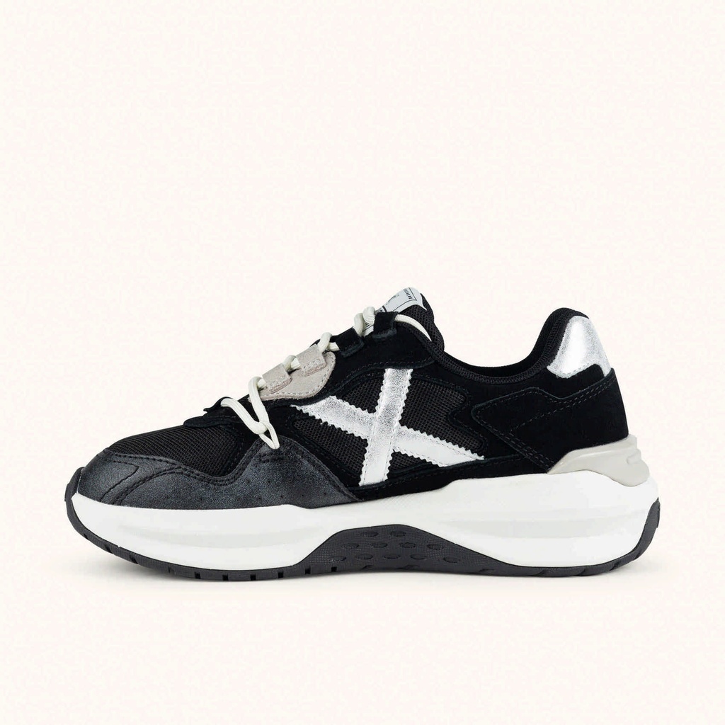 MUNICH NEXA 32 Futuristic design sneakers Black, Silver and White (5)