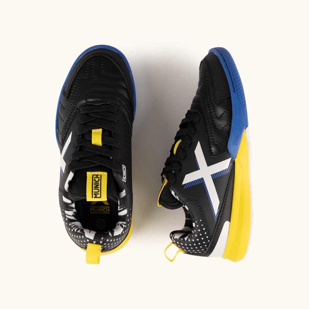 MUNICH RONDITO KID 24 Kids' Indoor Football shoes in black, yellow, and blue with Velcro fastening. (7)