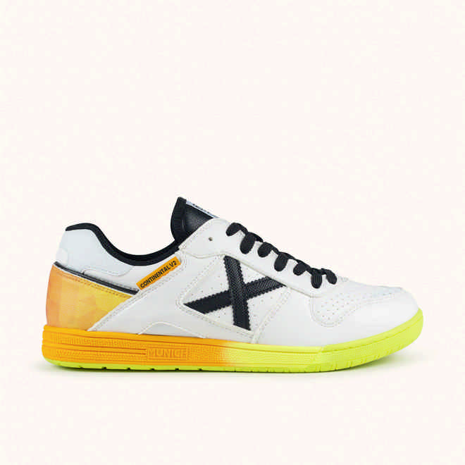 MUNICH CONTINENTAL V2 77 Futsal shoe White with Black, Orange and Fluor Yellow Details (1)