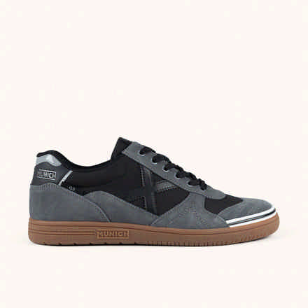 MUNICH STEREO 09 Sneakers with character silhouette and retro touches Black and White (5)