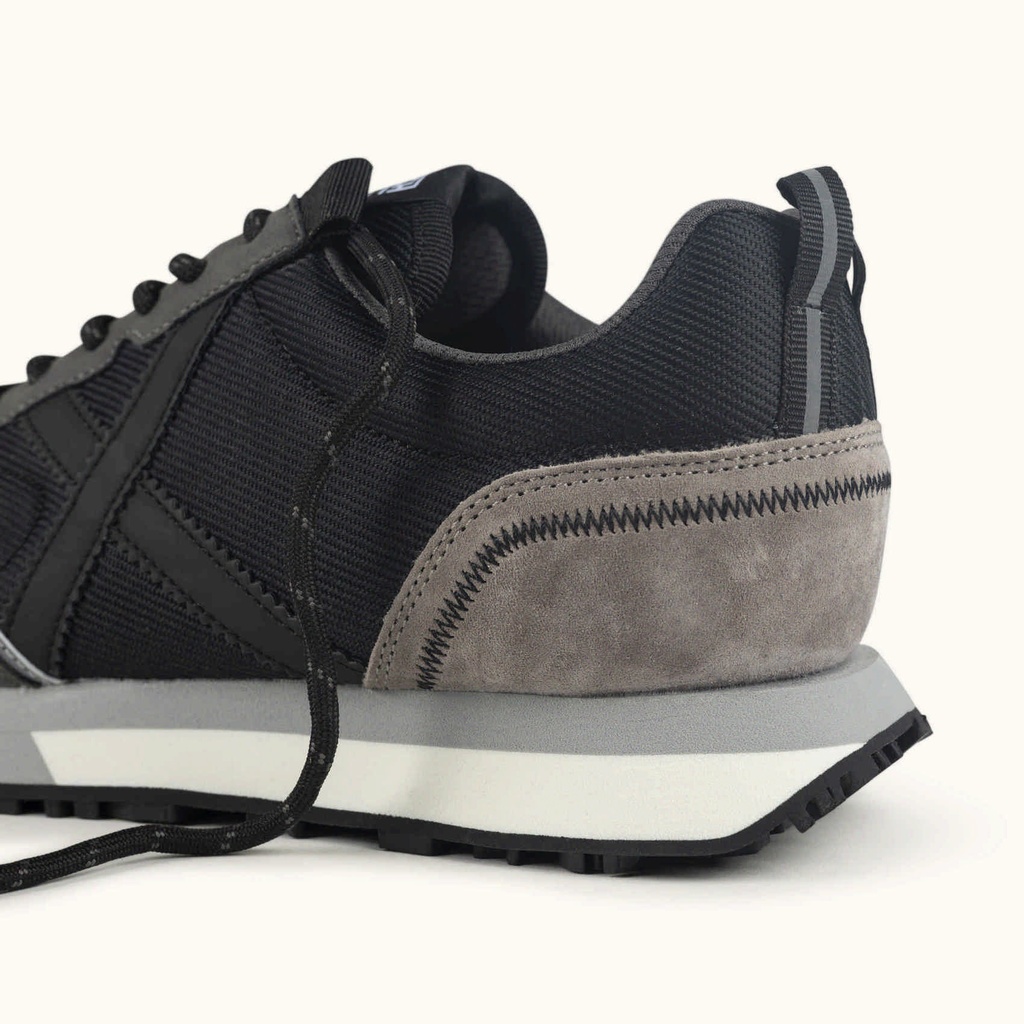 MUNICH NEXT 24 Urban and sporty design sneakers Black and Grey (3)