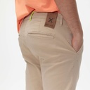 Pantalón MUNICH Chino loop de algodón-elastano arena (4)