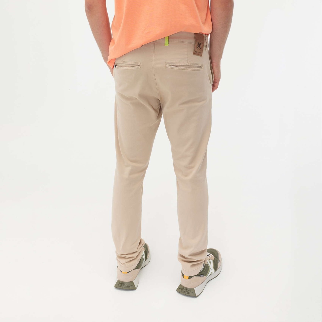 Pantalón MUNICH Chino loop de algodón-elastano arena (6)