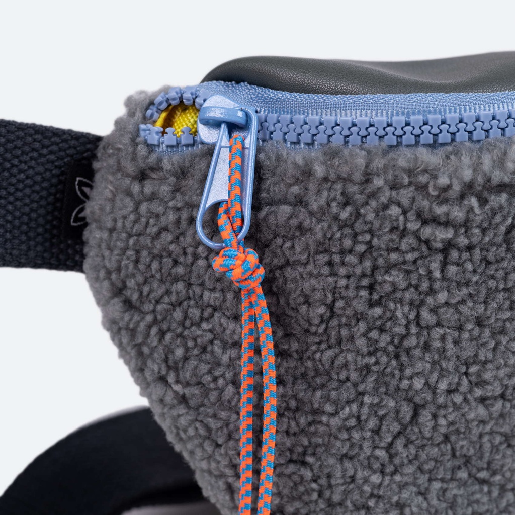 DEEP FW24 FANNYPACK AQUA (4)